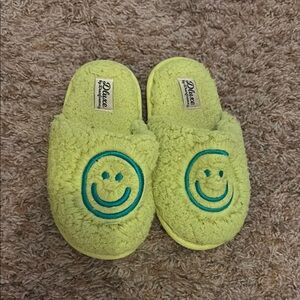Delux Plush Yellow Slippers with Smiley Face
